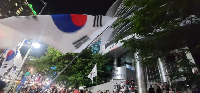 현장의 열기 그대로 전해드립니다