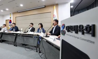 "펜싱 칼도 못 빼내는데 출국 내일"…잠실 개표소 시위에 체육계 '발동...

[서울=뉴스핌] 고다연 기자 = 6.3 지방선거 투표용지 부족 사
