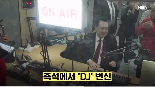 윤대통령님 계엄 전날 라디오방송 
여러분 저 믿으시죠~? 이 한마디가
귀에 계속 맴돈다ㅠㅠ
혼자 얼마나 외롭고 힘드셨을까..