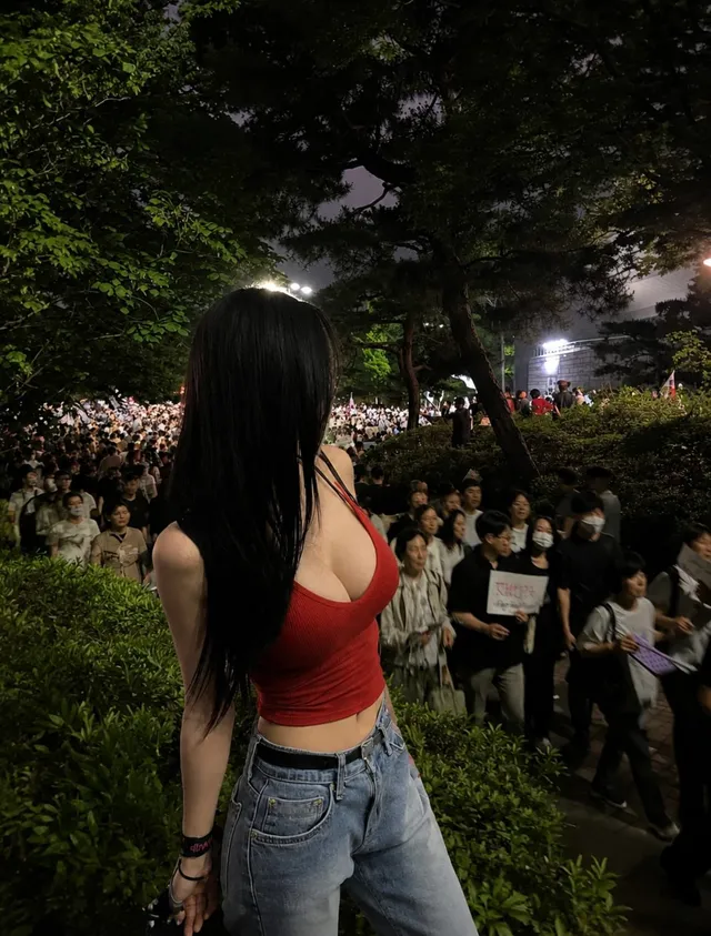 나 올공 집회 다녀와서 애국심 활활 타오르는데 주변에 이 시국에 관심도 안 갖고 월드컵이나 보고 제정신은 아닌거같다.. 다 손절해야할 듯🥹🥹