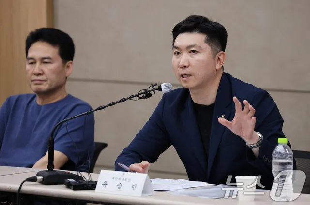 잠실 개표소 봉쇄 11일째…체육회 "공권력 투입 레드라인"(종합)

체육회 "선수 생존권 침해" 법적 대응 예고…경찰도 '예의주시" 전한길, 중