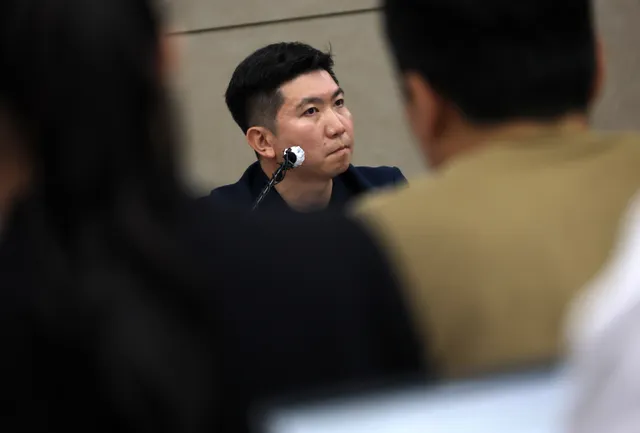 봉쇄 피해액 60억, 칼 빌려 출국 펜싱팀... 유승민 체육회장 "공권력 투...

유승민 대한체육회장이 15일 올림픽공원 핸드볼경기장 봉쇄 사