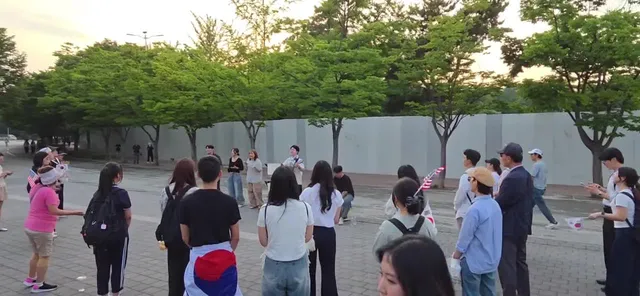월요일 저녁 7시 20분. 
참정권 회복을 위한 기도회
2-2 앞 장신대 신대원 전도사님들 인도.