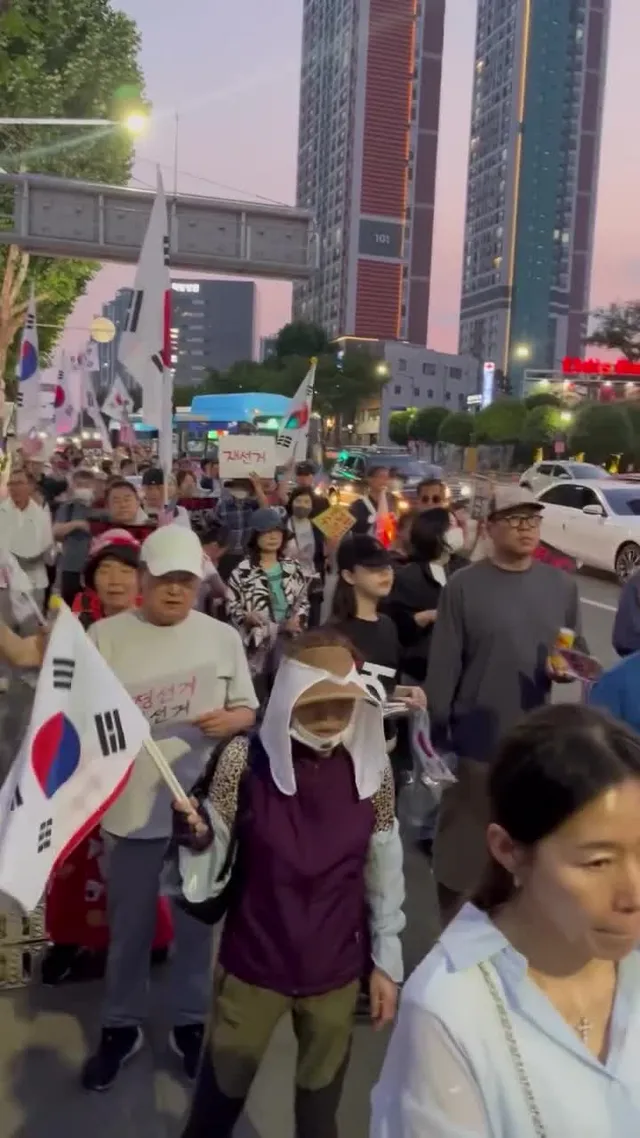 <대구 현상황>
부정선거
재선거
당일투표
수개표

-중구선관위앞