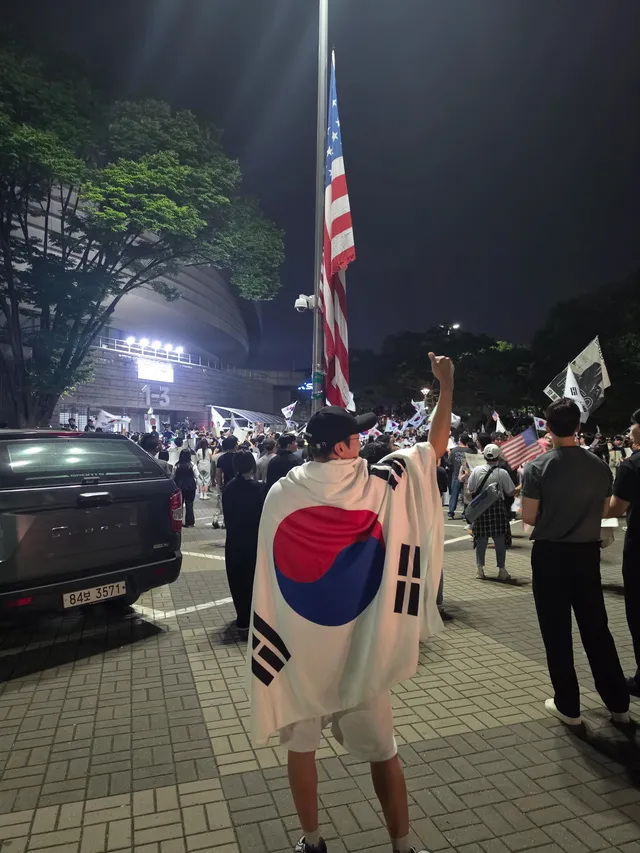 청주에서 서울까지
벌써 두번째 참여!!!!!!!!🔥🔥🔥🔥
freedom is not free
#부정선거#재선거#올림픽공원