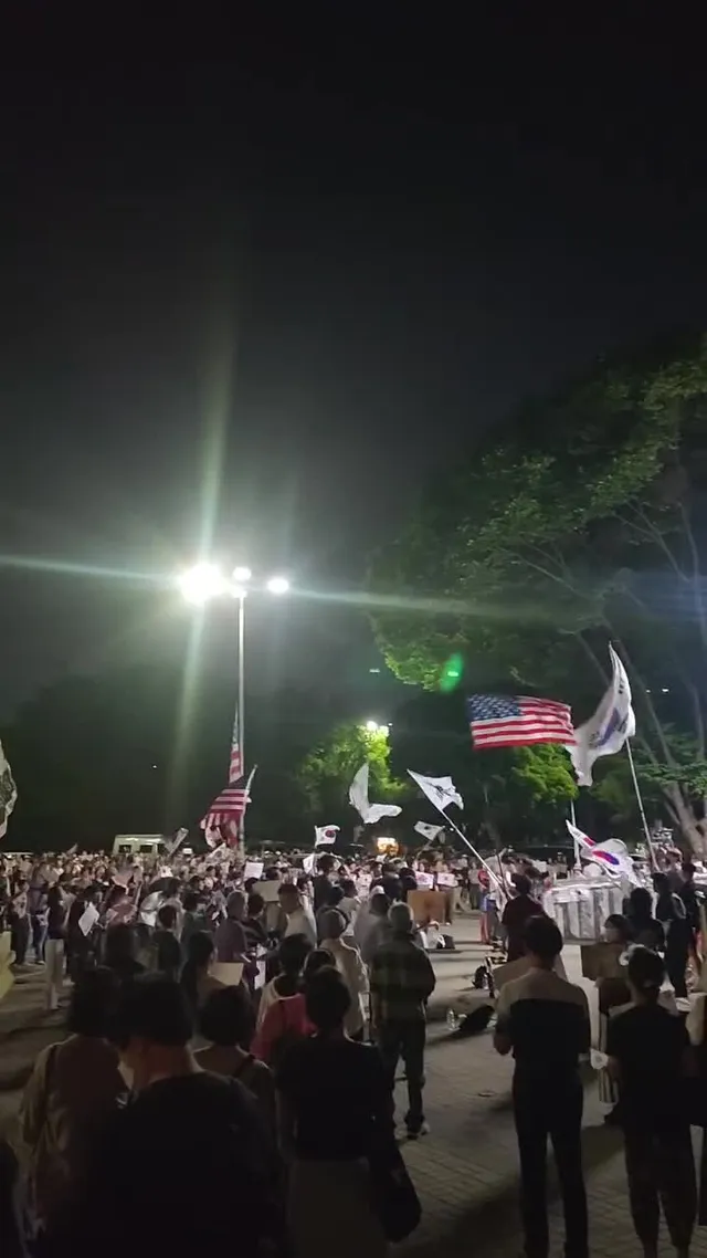 26.6.15. 월 21:00 상황
쉬는날이라 낮부터 있다가
퇴근한 남편이랑 합류 
이제 귀가합니다
멸공!!