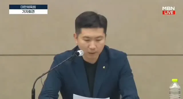 ㅎㅎㅎ 대한민국 코메디네
판단은 알아서