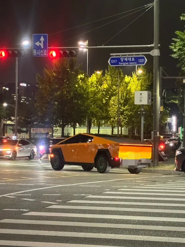 올공만오면 집 주변에선 보이지도 않던 사이버트럭이 자주 보인다