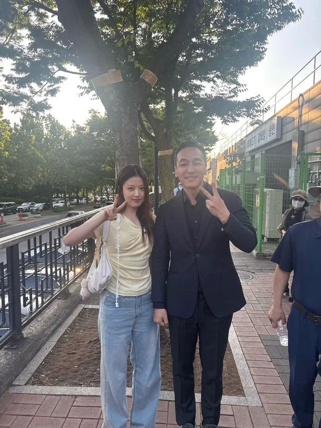 화장실 갔다가 김민수 최고의원님 만나기