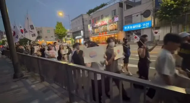 민주화운동의 성지 
전라도 광주가 일어났으면 
말 다한 거 아닌가 ? 
역시 조용하네 언론들은 

선관위를 해체하라 
부정선거 완전무효
종이 없