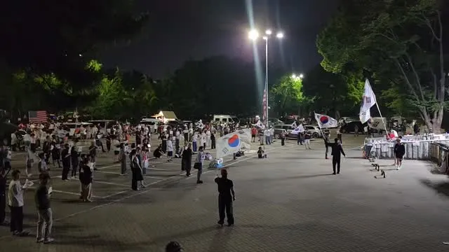 실시간))
PM 11시 40분

확실히 늦은 시간이고 월요일이라 사람이 많이 빠졌다
알면서도 내일 출근 때문에 집에 가야하는ㅠㅠ
오늘도 모두 모