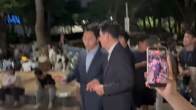 장대표님 등장
@_jangdonghyuk_ 
긴급회의 고생 많으셨습니다