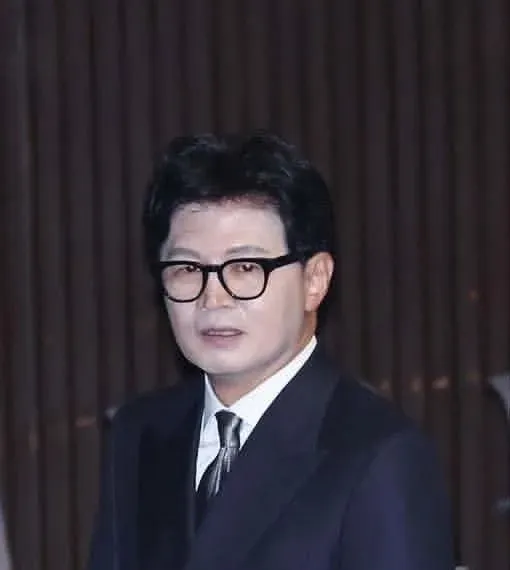 음…허경영이 보이는건 나만그런가?