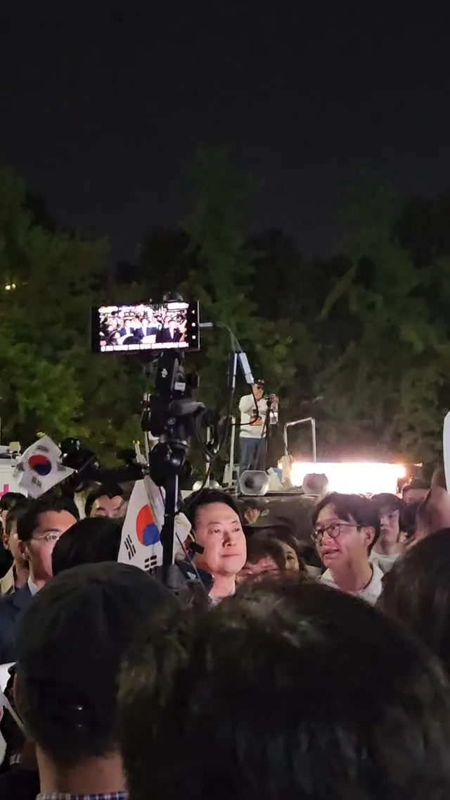 1일 1참여
오늘은 밤~새벽반입니다.

지난 주말 아이가 금요일날 저에게 엄마는 왜 매일 올림픽 공원에 가냐고 서운함을 토로하며 말하더라구요.
