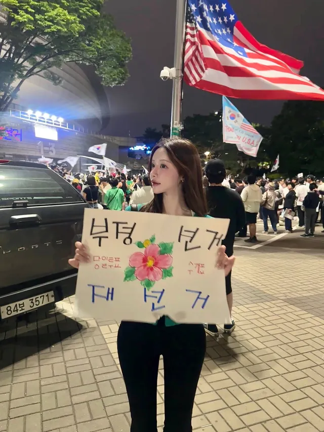 일요일 밤이라 인원도 많이 줄고 
다들 조금 지쳐 보이네요.
건강 잘 챙기시고 끝까지 화이팅입니다! 💪🏻🇰🇷