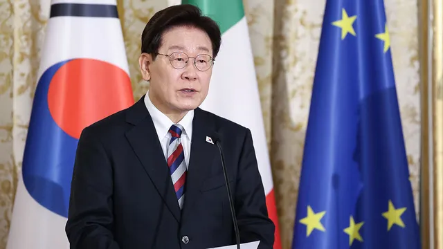 이 대통령 "잠실 시위대, 민간인 출입제한 행패…엄중 수사"

유럽 순방 중인 이 대통령은 15일 엑스에 올린 글에서 시위대의 개표소 봉쇄로 인
