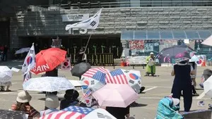이 대통령 "잠실 시위대, 민간인 출입제한 행패…엄중수사"

이재명 대통령은 투표용지 부족 사태로 모인