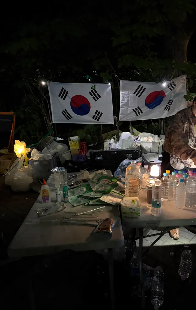 깔끔하게 정리 및 분리되어있었다
음식 조달 2층까지 잘 해주신다

애국가 부를땐 좀 눈물 날뻔했다