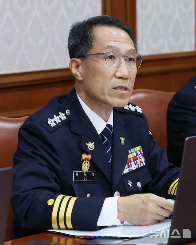 발언하는 유재성 경찰청장 직무대행

[서울=뉴시스] 조수정 기자 = 유재성 경찰청장 직무대행이 16일 오전 서울 종로구 정부서울청사에서 국무회의