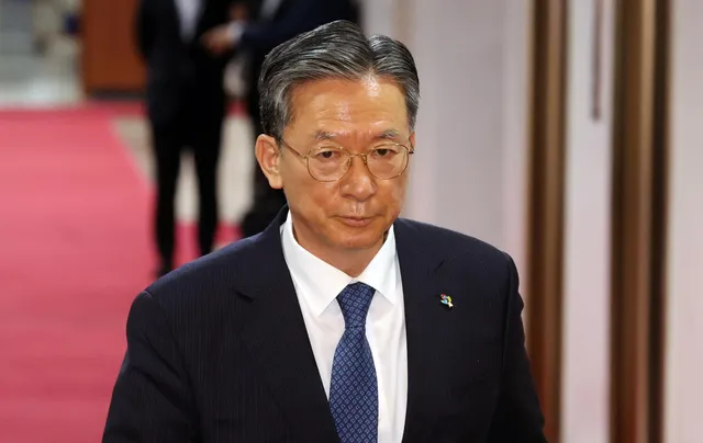 정성호 법무 “잠실 집회 일부 참가자 불법행위 엄중 대응”

6·3 지방선거 투표용지 부족 사태에 항의하는 집회가 서울 송파구 올림픽공원 핸드볼