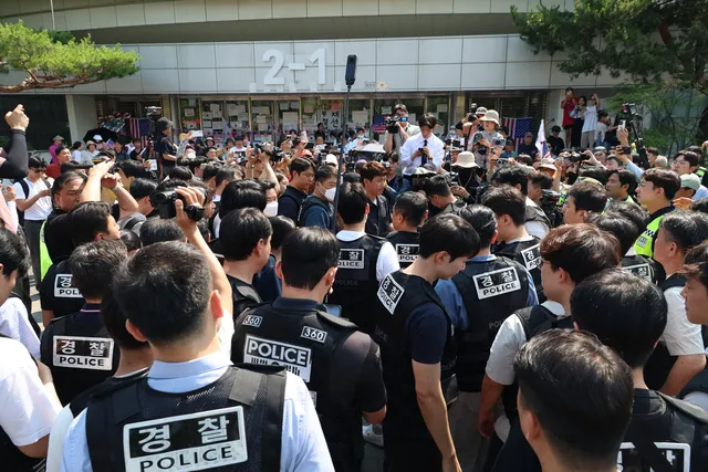 장동혁, 7곳 선거소청… 국힘 내홍 또 폭발

국민의힘이 6·3 지방선거 당시 투표용지 부족 사태가 발생한 서울 등 7개 지역에 대한 전면 재선