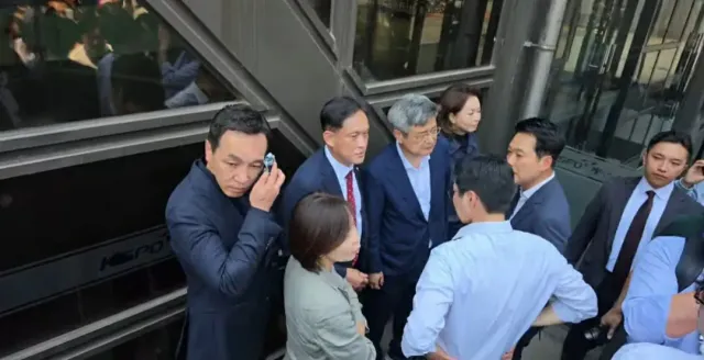 국민의 힘 의원님들 올공 잘 지켜주십시요‼️🙏
장동혁 대표님,김민전 의원님,박준태 의원님,김민수 최고위원님 등 부탁드립니다‼️🙏파이팅‼️💪
