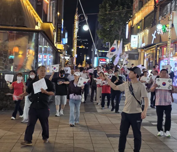 인천 시민단체, 구월동서 재선거 촉구...7월까지 연속 집회 예고

지난 지방선거와 선거제도에 대한 문제 제기를 이어온 시민단체가 인천 도심에서