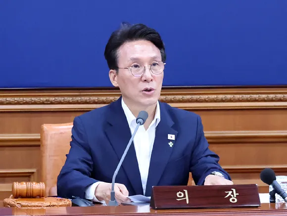 김민석 "잠실 봉쇄 시위 불법행위 '일벌백계'"

"무슨 권리로 통행 막나…사적 통제는 불법행위"
"위법 의심 행위, 채증 통해 엄중히 책임 