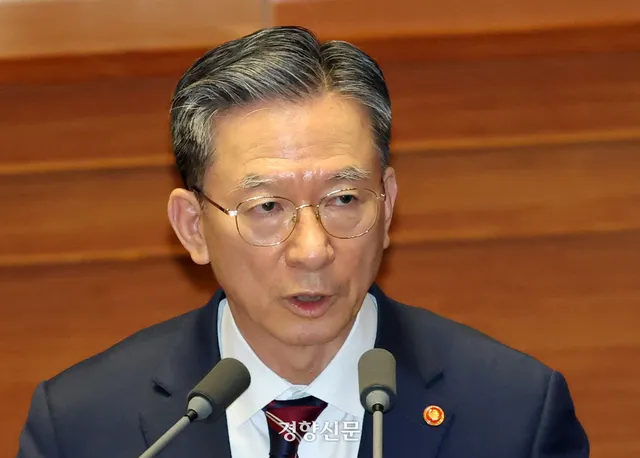 정성호 “집회의 자유, 위협·조롱과 검문 권리 아냐···엄중 대응할 ...

정성호 법무부 장관이 16일 서울 송파구 잠실 올림픽공원 내 개표소