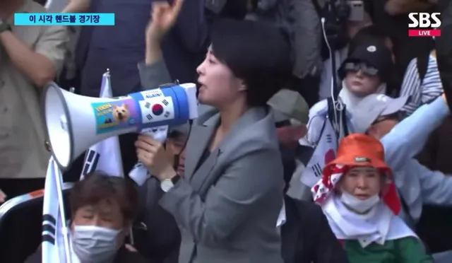 올공 실시간 생방송 
연합뉴스, KBS 같이 들어간다는데..

곧 시험 시작인데 
불안해서 눈을 뗄 수가... 없어ㅠ