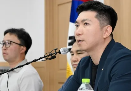 유승민“잠실시위로 피해60억…공권력 행사 요청”

잠실 참정권 집회로 개표소인 올림픽공원 핸드볼경기장 내 출입 통제가 장기화한 가운데 유승민 대