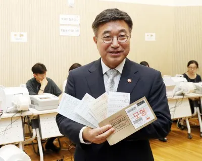윤호중 행안부 장관 "잠실 개표소 시위, 법질서 침해 끝까지 책임 묻겠...

[서울=뉴스핌] 김영은 기자 = 윤호중 행정안전부 장관이 서울 잠