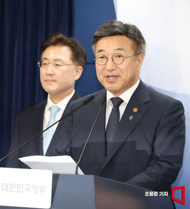 [포토] 개표소 집단시위 엄중 대응 밝히는 윤호중 장관

윤호중 행정안전부 장관이 16일 서울 종로구 정부서울청사에서