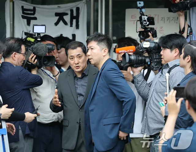 시민단체, 李 대통령·서울경찰청장 이어 유승민 체육회장 고발(종합)

강요·협박·모욕·명예훼손 등 혐의 한 시민단체가 6·3 지방선거 '투표용지