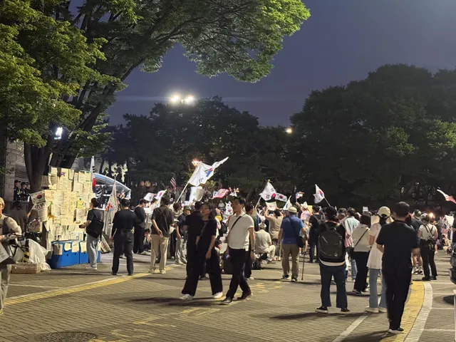 올림픽 공원 지키려면 미국 가서 부정선거 알리는게 아니라 위험한 순간 잠실에 오는것이 맞는거다.