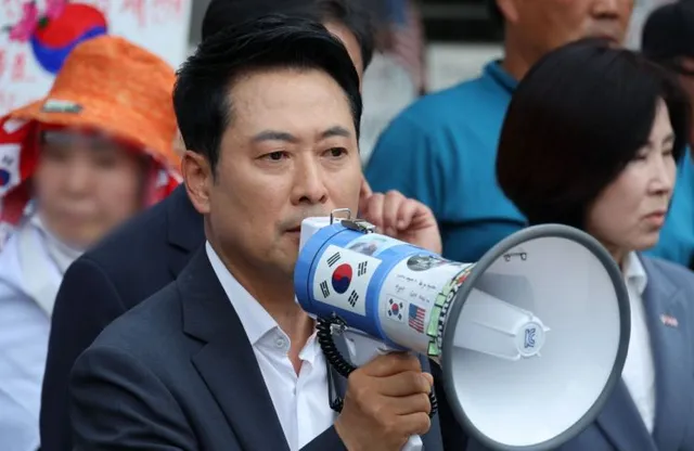 '시민 저지' 체육단체 올림픽경기장 진입, 결국 무산

대한체육회 산하 체육단체들이 국민의힘 지도부 중재로 서울 송파구 올림픽공원 개표소에 진입