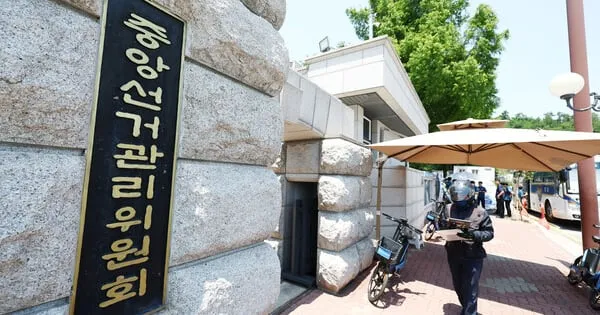 투표용지 부족에... “21명 대기하다 17명 돌아가”

투표용지 부족에... 21명 대기하다 17명 돌아가