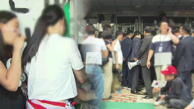 입주 체육단체 출입 끝내 불발…경기장 봉쇄 장기화 가나

[앵커] 개표소로 쓰였다가 열흘 넘게 봉쇄돼 있는 서울 올림픽공원 경기장은 오늘(16일