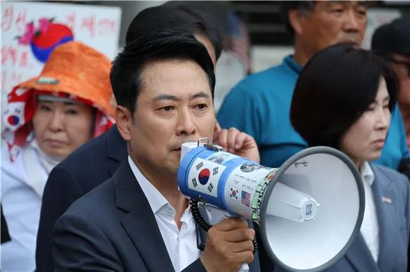 재선거 소청 후폭풍에도…굳건한 '장동혁 체제'

소장파 의총 개최 요구…"의견 수렴 필요"