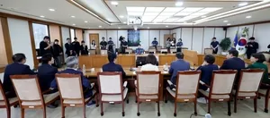 장동혁은 잠실, 의원들은 서울청...국힘 총출동 이유

공공뉴스=조민주 기자 6·3지방선거 투표용지 부족 사태로 촉발된 잠실 올림픽공원 시위가 