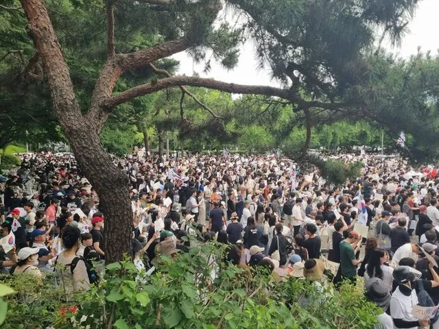 마비된 잠실 광장과 실종된 정치...‘기싸움’으로 본질 흐리지 말라!

서울 한복판, 시민들의 건강과 문화를 책임져야 할 체육시설과 공공의 광장