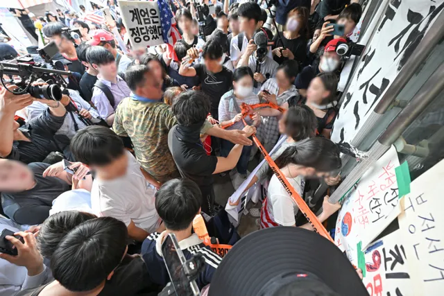 체육회 사무실 출입 막은 '올다르크'…경찰 수사 착수

경찰이 대한체육회 산하 체육단체들의 올림픽공원 핸드볼경기장 사무실 출입을 막은 시위 참가
