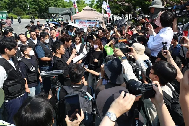정성호 법무장관 "올림픽공원 내 사적 검문·위협 등 불법행위 엄정 대...

브레이크뉴스 김충열 정치전문기자 = 정성호 법무장관은 16일 자신의