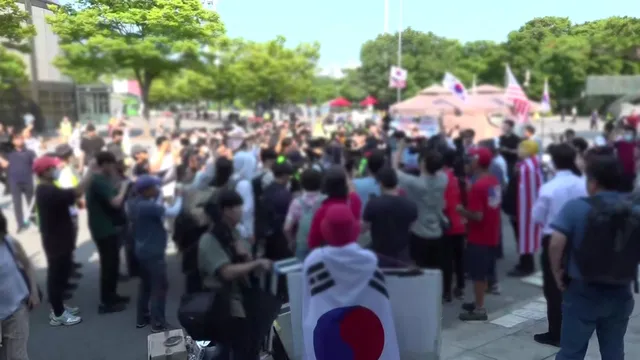 '잠실 개표소 봉쇄 시위' 장기화 국면...끝은 언제?

지난 6·3 지방선거 이후 시작된 잠실 개표소 봉쇄 시위가 2주 가까이 이어지며 장기화