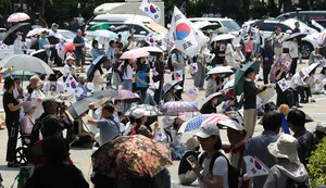 [포토] 올림픽공원 참정권 집회 13일째

[천지일보=남승우 기자] 6.3 지방선거 투표용지 부족 사태 규탄 ‘참정권 집회’가 13일째 이어지는