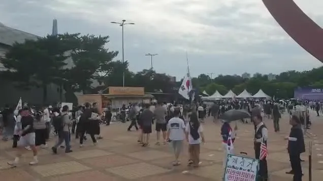 진입로부터 애국의 물결 아주 좋고 ㅋㅋㅋㅋ

동지들이여 나 자리 비운 시간동안 많이 불안했나? 영양섭취+숙면 풀파워로 돌아온 내가 왔노라!!!!