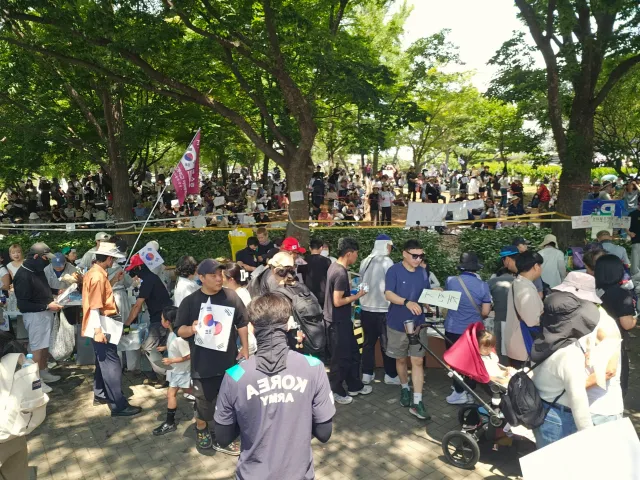 우리의 봄은 따뜻 했고
우리의 여름은 뜨거울 예정이다.

부정선거 수개표
당일투표 재선거!!