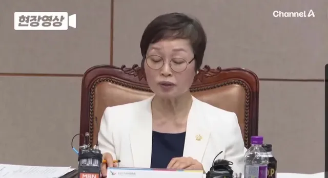 <요약>

비상상황인데 소통이 잘  안돼서 뉴스보고 알았고
대책도 늦어져서 
지금 누가 독박쓰고 총대를 맬지 눈치게임 중