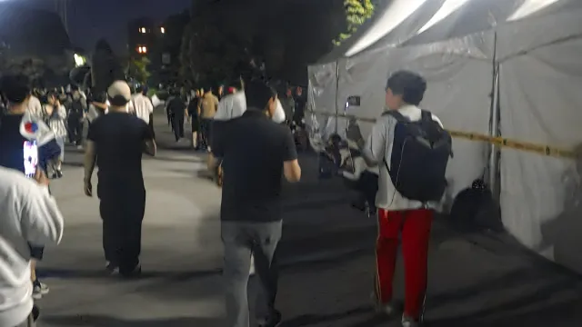 폰 보고 있는데.. 어디서 많이 듣던 목소리
강용석 왔다!