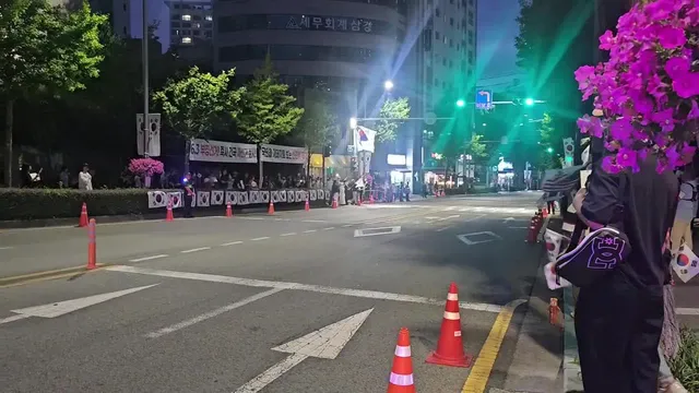 오늘 부산선관위
마지막은 애국가🇰🇷
다들 수고많으셨어요!!!!!

이어폰이라 음질은 구림